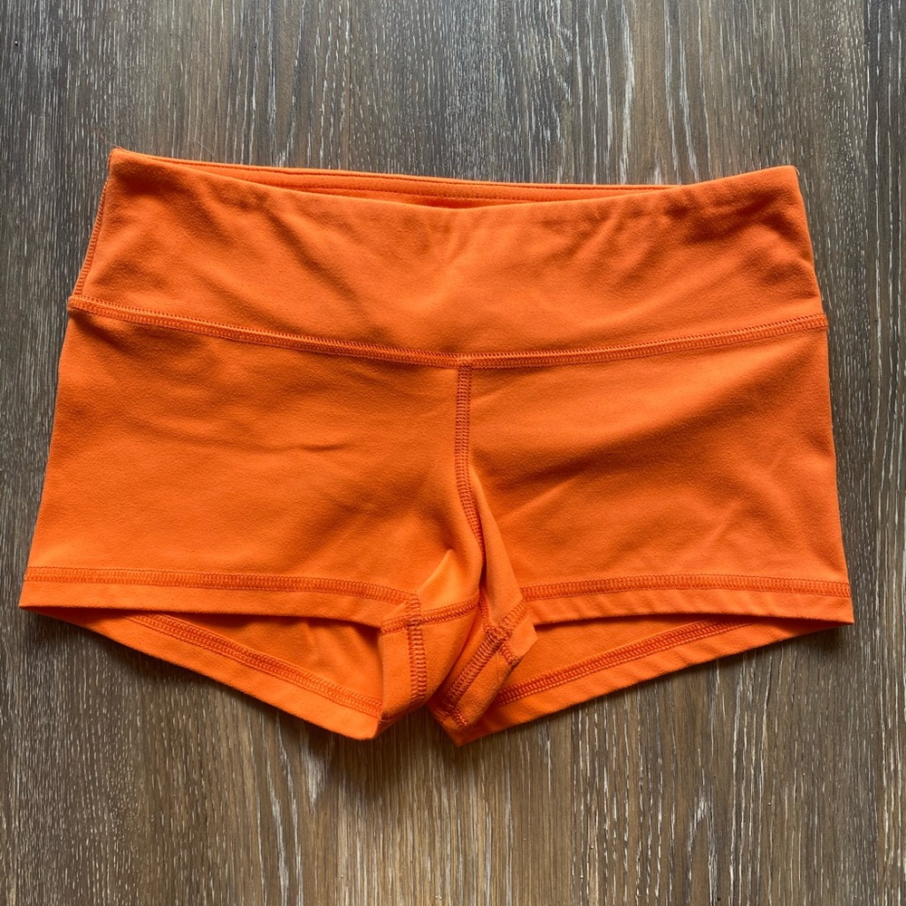 FLEO shorts